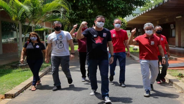 PT pede a seus filiados que escolham "conforme suas consciências" entre Socorro e Bocalom